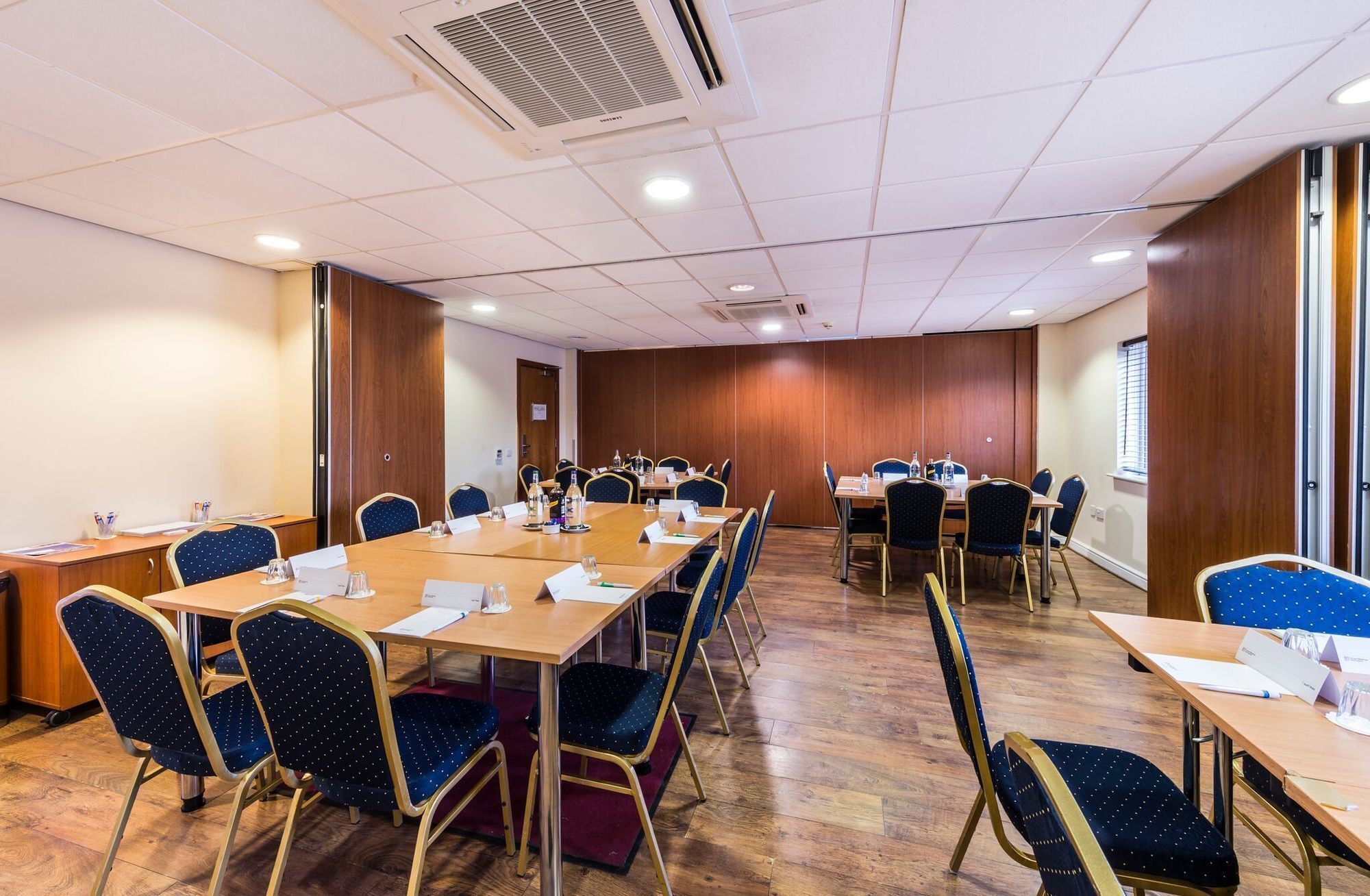 Doncaster International Hotel By Roomsbooked Exteriör bild